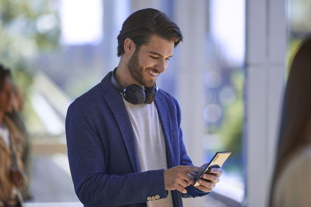 Person with mobile phone