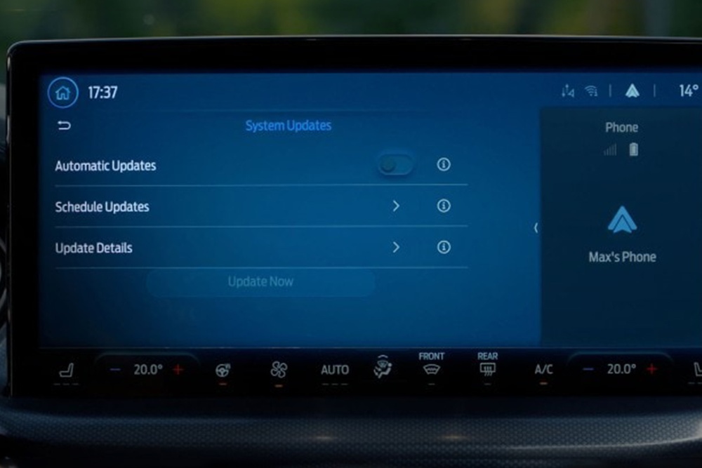 O SYNC 4 apresenta actualizações automáticas no ecrã.