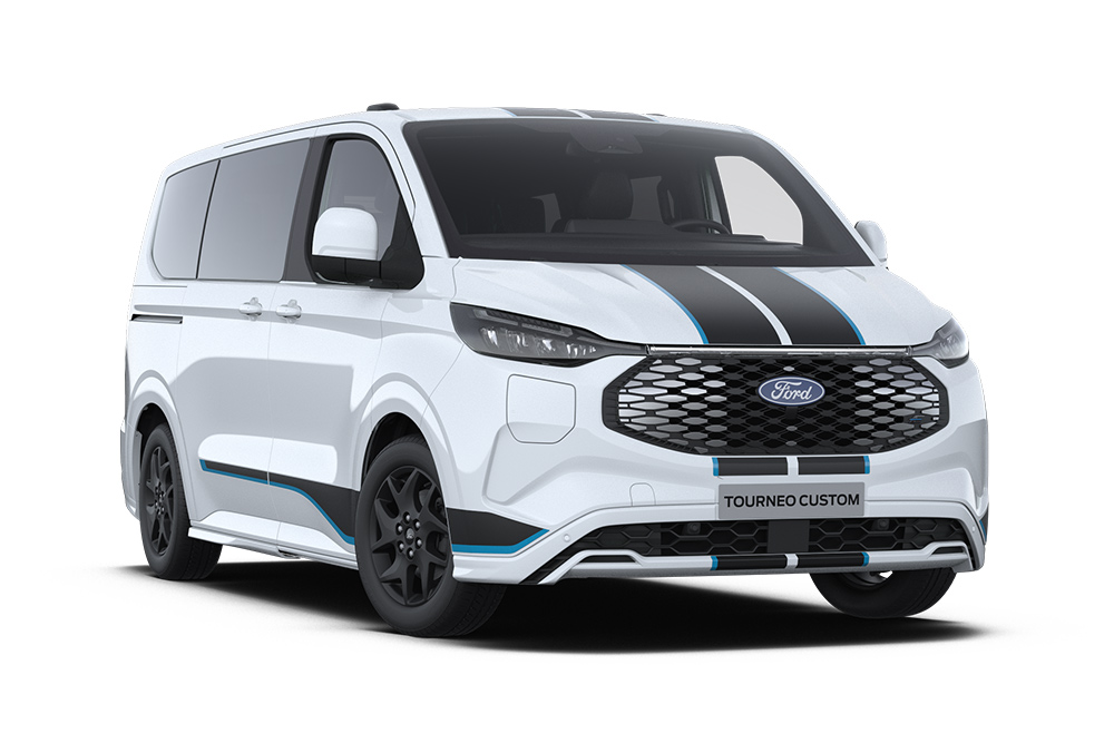 Ângulo dianteiro esquerdo de um Ford E-Tourneo Custom Sport branco.