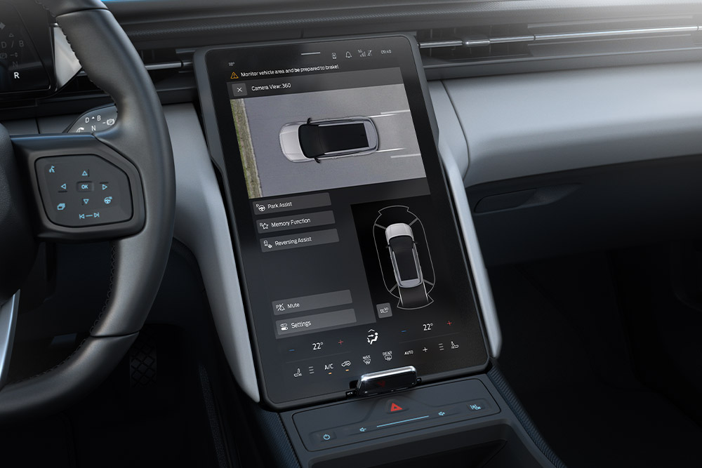Grande plano do painel de instrumentos de um Ford Explorer® a mostrar as suas capacidades tecnológicas. 