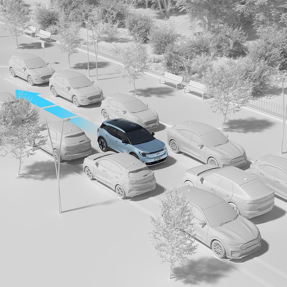 Veículo Ford em azul a navegar no trânsito, destacando a funcionalidade de assistência à marcha-atrás do automóvel.