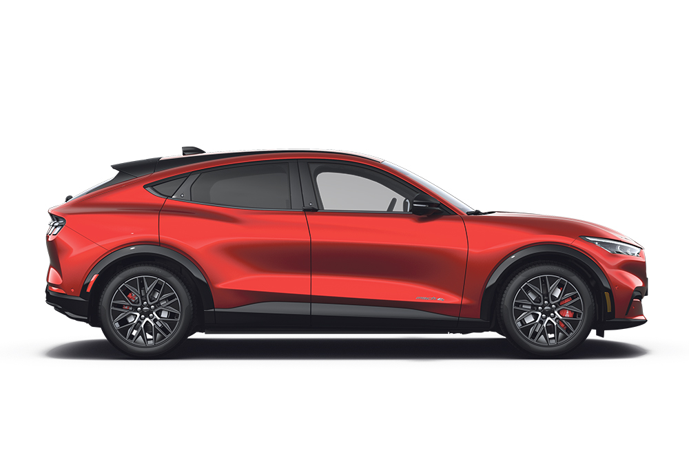 Ford Mustang Mach-E vermelho, parte da gama SUV Ford.
