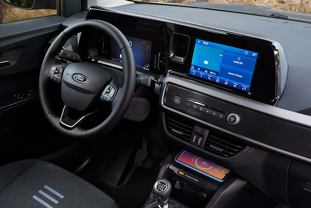 Novo ecrã Ford Transit Courier SYNC-4 ligado