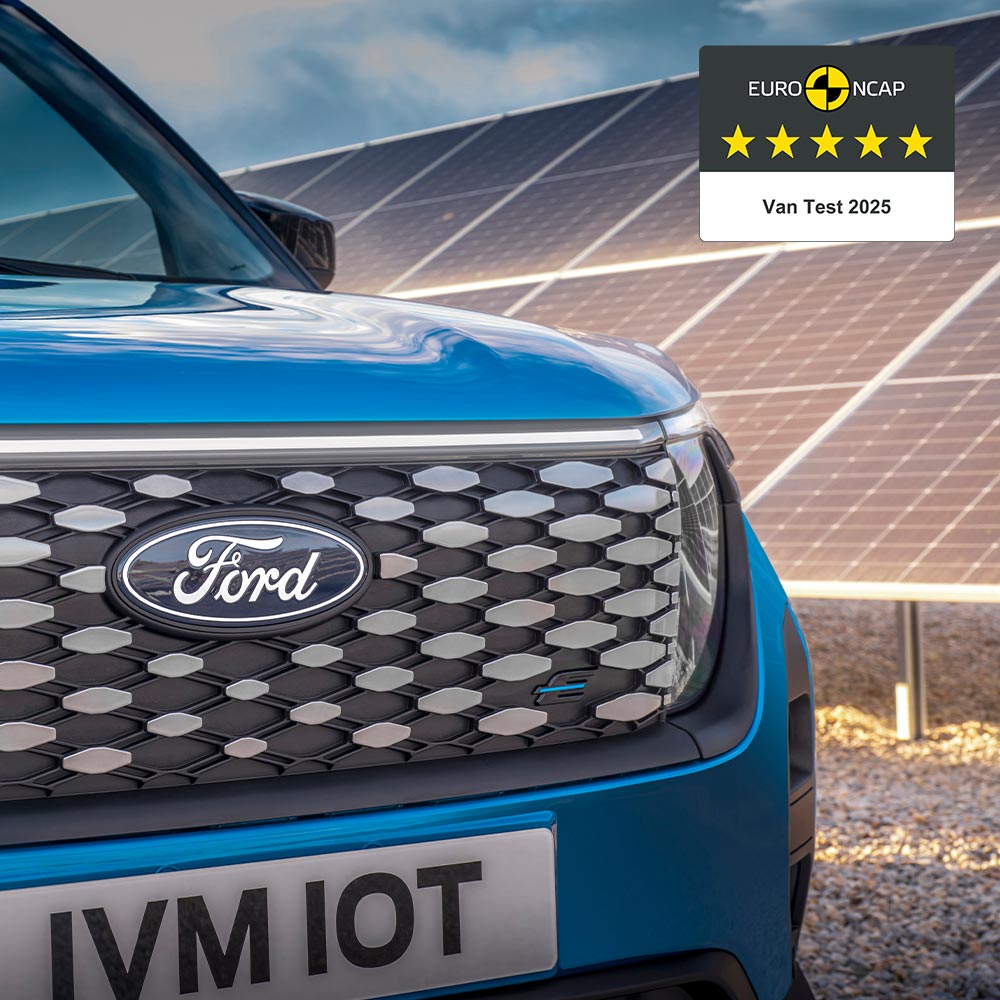 Ford E-Transit Courier Grade Frontal e Badge Azul